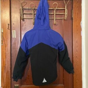 Kids 10-12 L.L.Bean ski/ snowboard jacket
Black/blue